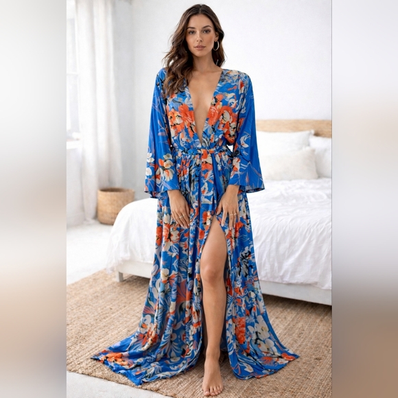 Missord Dresses & Skirts - Deep Blue Floral V-Neck Maxi Dress with Side Slit